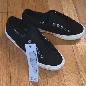 Black classic superga’s NWT